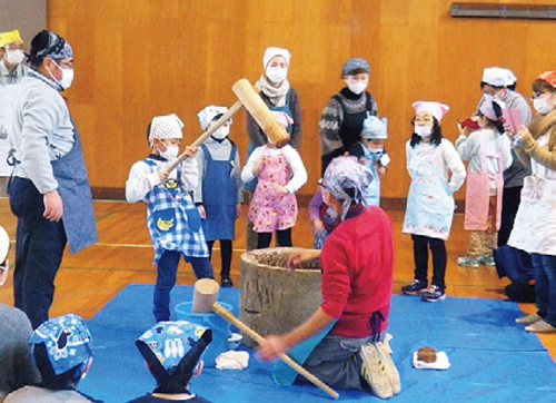 親子で楽しむ体験イベント「自然の家でお正月~おもちつき・正月遊び~」
