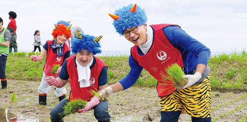 佐渡市・歌見の棚田にて
